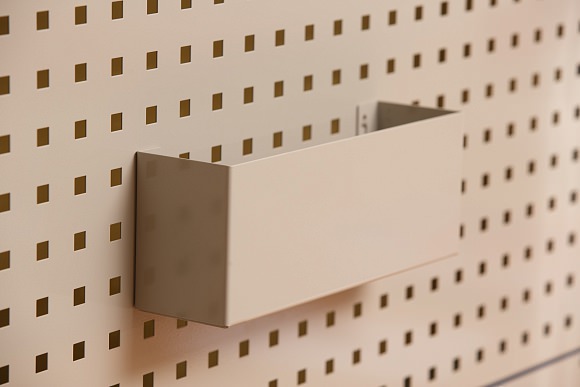 Лоток навесной на экран