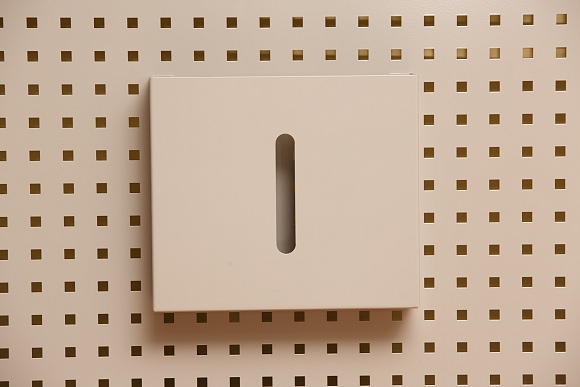 Лоток навесной на экран А4