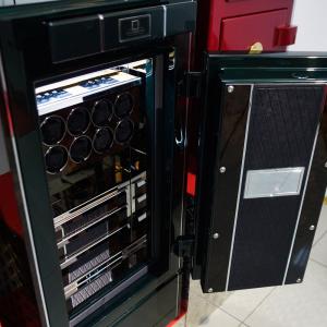 Сейф взломостойкий Stockinger BENTLEY 8V CUMBRIAN GREEN с ключевым замком зеленый