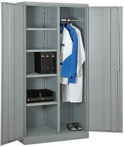 Металлический шкаф в офис для одежды CBC
